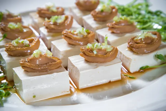 龙华酒店薪火相传乳鸽餐 4人套餐