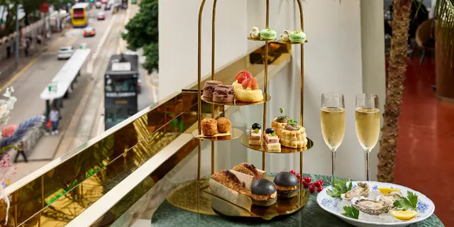 爵士下午茶 (每两位$398) (每位$218),包括任食精选小蛋糕