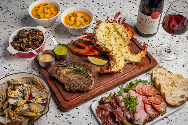 【8折, 折後$702.4】'龍蝦牛扒2人餐' (原價$878) / 【75折, 折後$1,266】1KG肉眼扒4人餐 (原價$1,688)